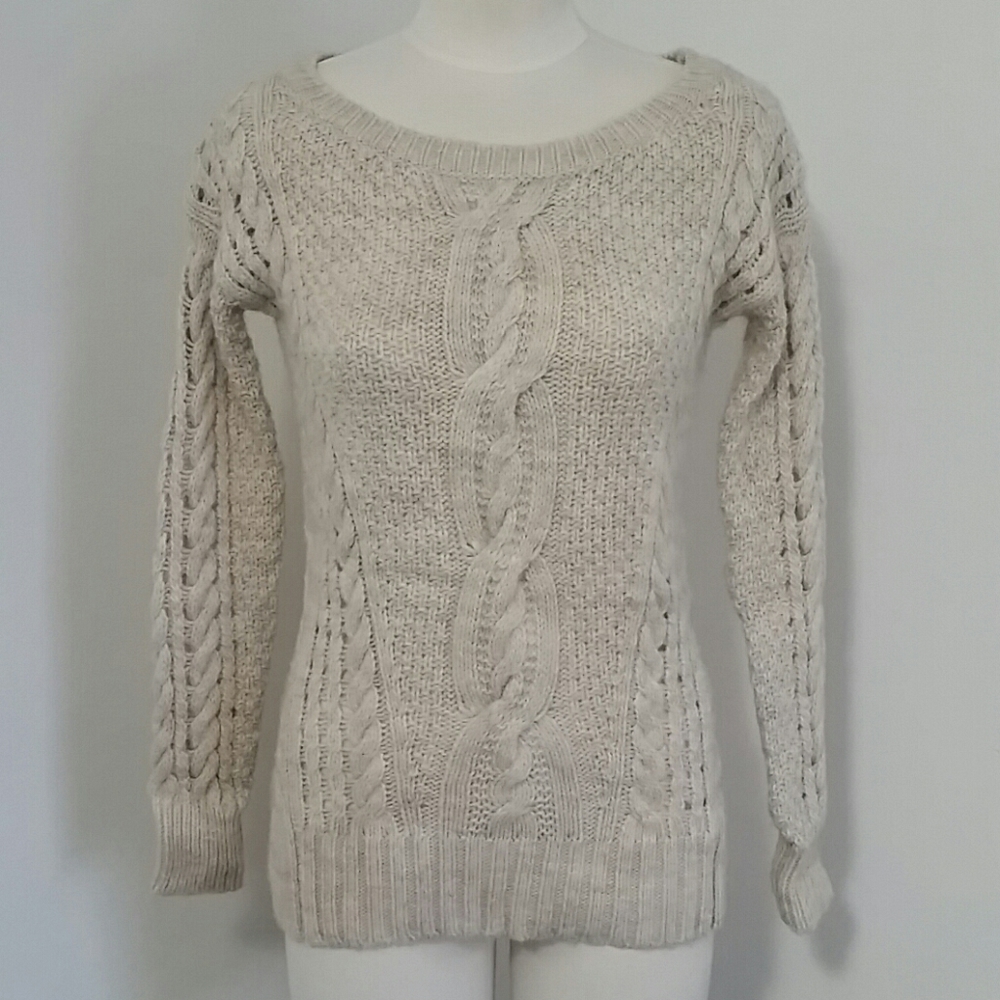 American Eagle Cable knit Sweater